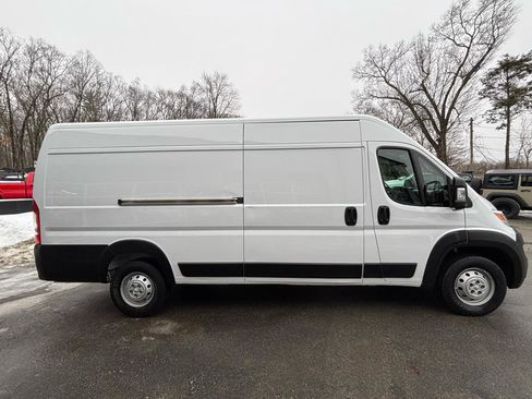 Used 2023 RAM ProMaster 3500 w/ Driver Convenience Group image 9