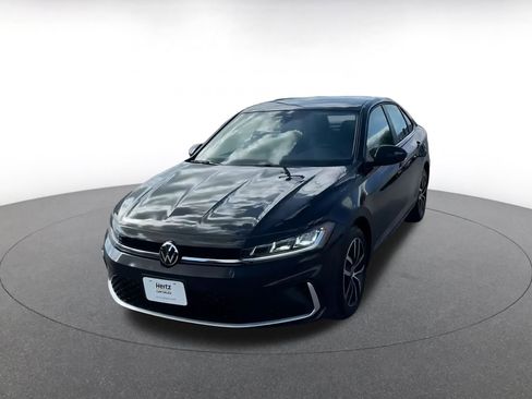 Used 2025 Volkswagen Jetta SE image 7