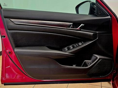 Used 2022 Honda Accord Sport image 7