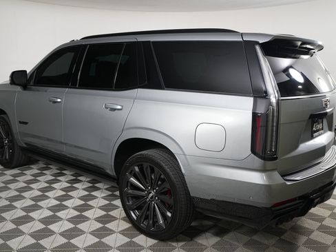 Used 2025 Cadillac Escalade V AWD/4WD image 11