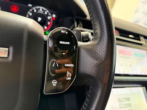 Used 2018 Land Rover Range Rover Velar S AWD/4WD image 31