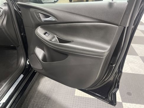 Used 2023 Buick Encore GX Select w/ Sport Touring Package image 25