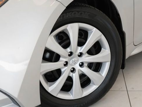 Used 2023 Toyota Corolla LE w/ Carpet Mat Package (TMS) FWD image 2