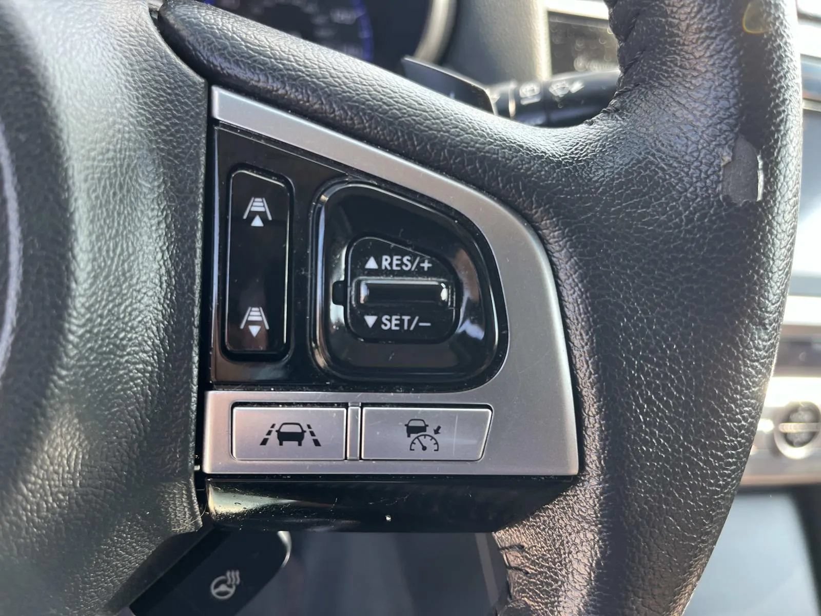 Used 2017 Subaru Outback 3.6R Touring AWD/4WD image 34