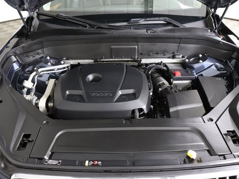 Used 2021 Volvo XC90 T6 Momentum w/ Climate Package image 25