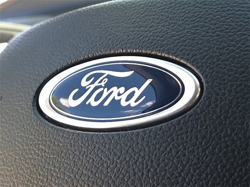 Certified 2022 Ford Explorer XLT w/ Equipment Group 202A image 23