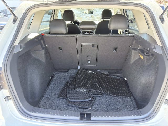 Certified 2023 Volkswagen Taos SE w/ Panoramic Sunroof Package FWD image 5