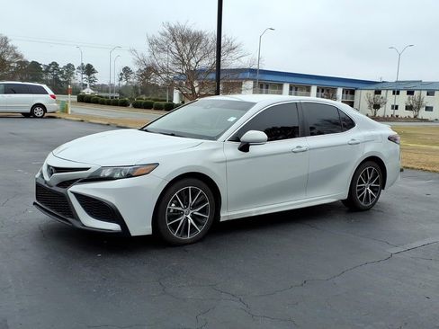 Used 2023 Toyota Camry SE w/ Convenience Package image 7