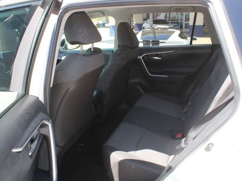 Used 2025 Toyota RAV4 XLE FWD image 13