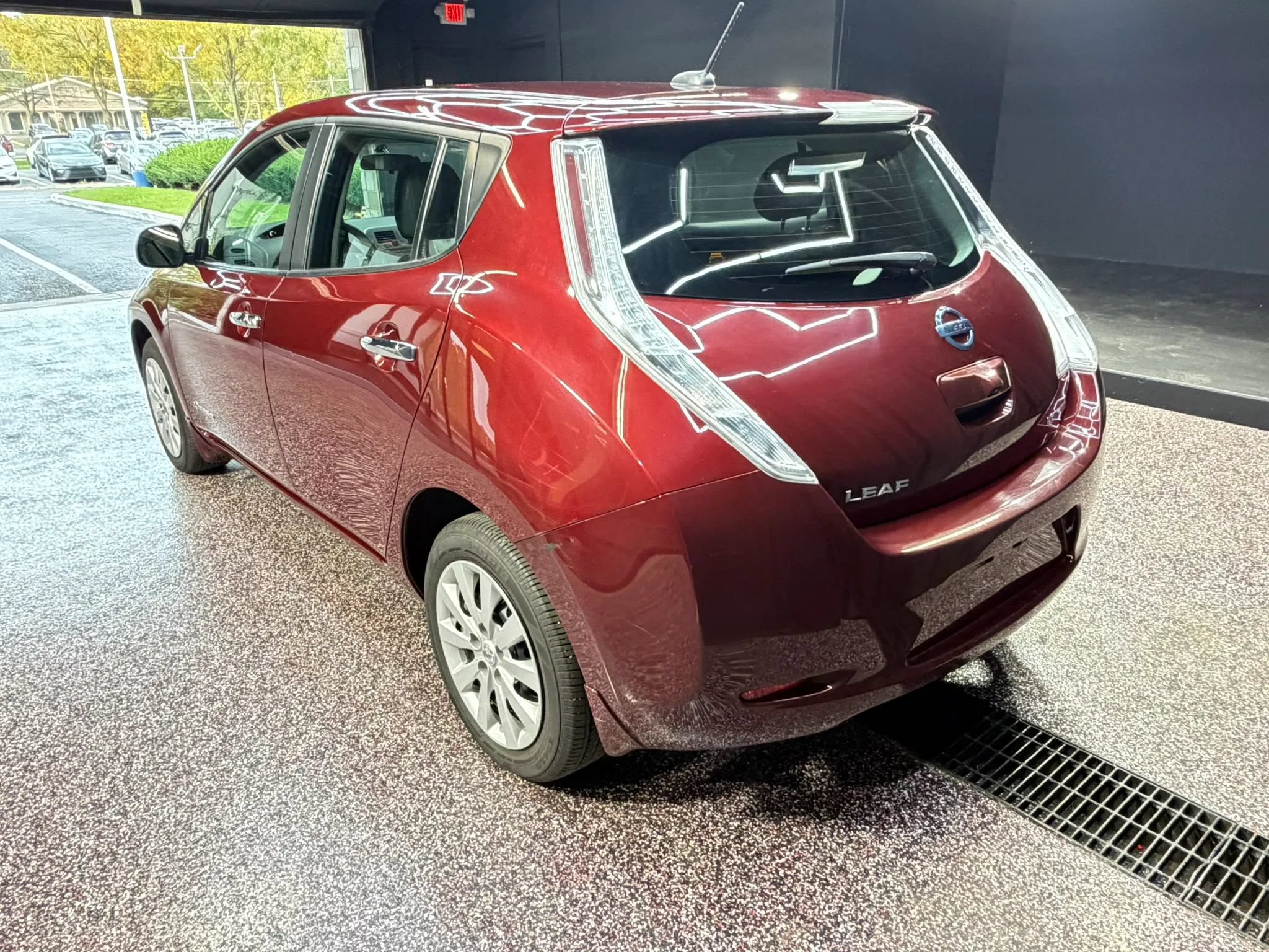 Used 2017 Nissan Leaf S w/ Charge Package FWD image 5