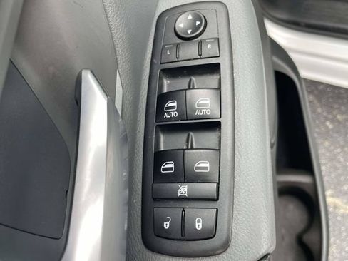 Used 2019 RAM 1500 Big Horn RWD image 16