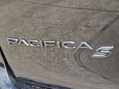 New 2026 Chrysler Pacifica Select w/ S Appearance Package image 9