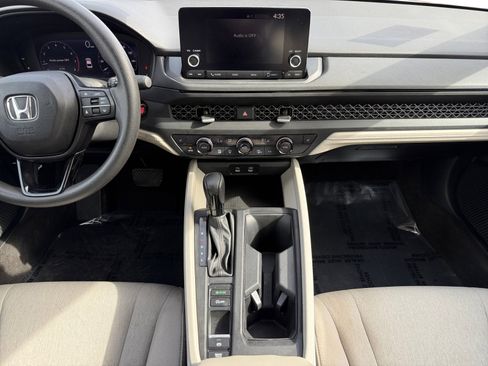 Used 2023 Honda Accord EX image 11