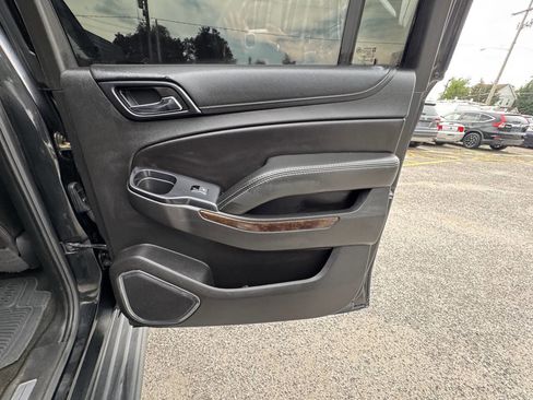 Used 2018 Chevrolet Suburban LT image 38