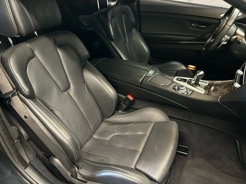 Used 2013 BMW M6 Coupe w/ Executive Pkg RWD image 17