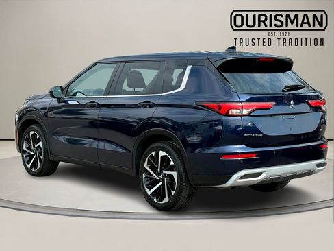 Used 2024 Mitsubishi Outlander SE image 4