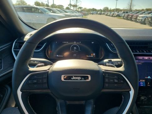 New 2024 Jeep Grand Cherokee Limited w/ Black Appearance Package image 18