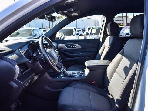 Used 2022 Chevrolet Traverse LT image 17