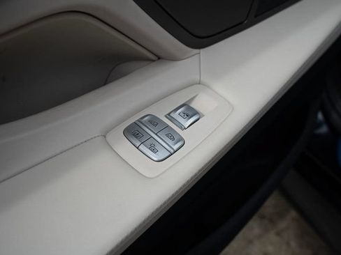 Used 2019 BMW 740i w/ Executive Package RWD image 51