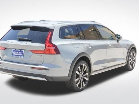 New 2025 Volvo V60 B5 Cross Country Ultra w/ Protection Package Premier image 7