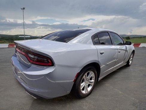 Used 2021 Dodge Charger SXT RWD image 3