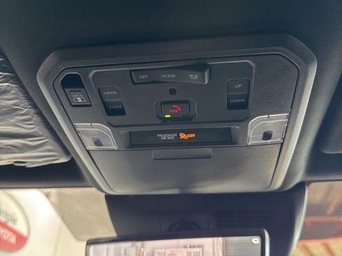 Used 2025 Toyota Tacoma TRD Off-Road image 49