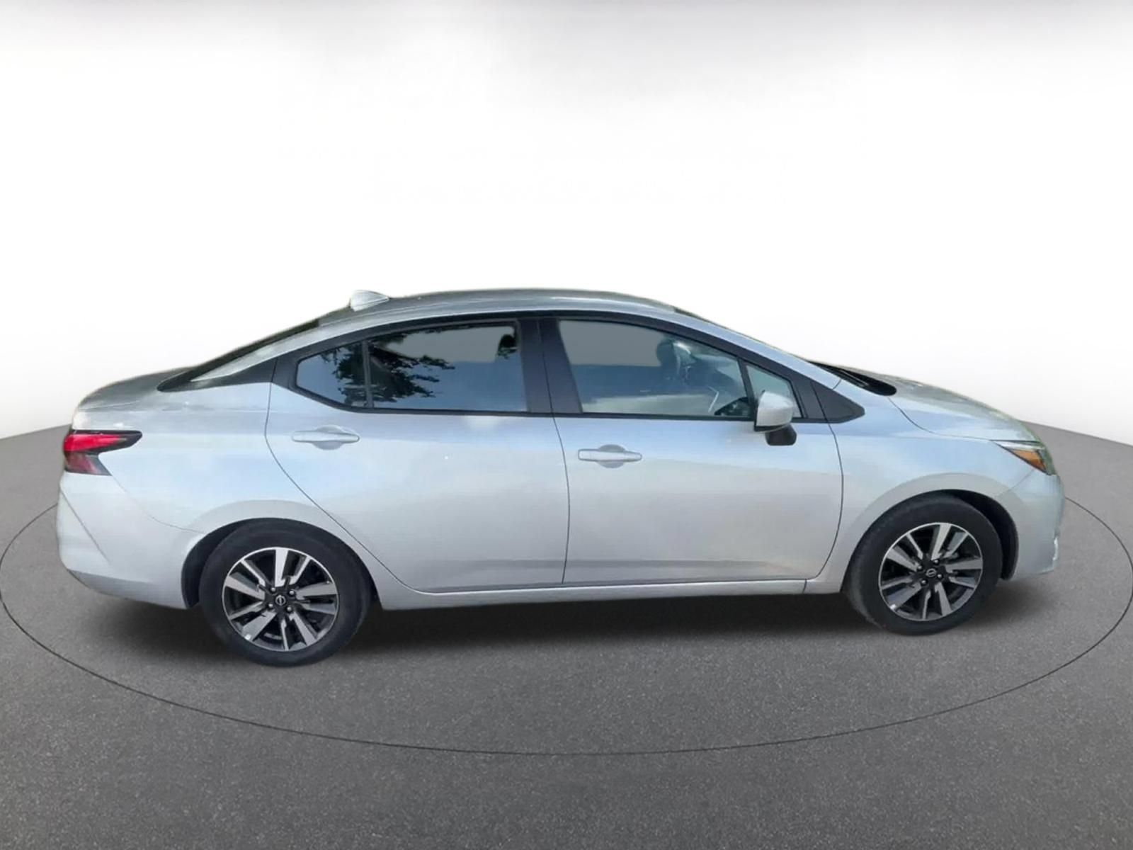 Used 2025 Nissan Versa SV FWD image 15