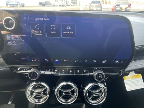 Used 2024 Chevrolet Blazer EV LT image 27