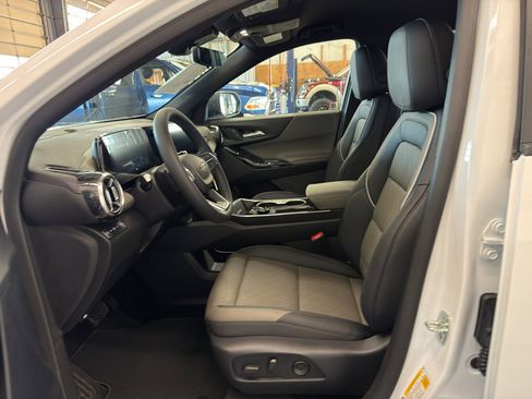 New 2026 Chevrolet Equinox LT AWD/4WD image 12