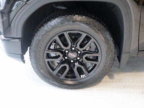 Used 2025 GMC Sierra 1500 Elevation image 42