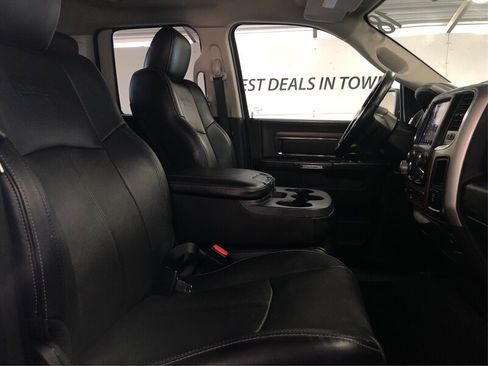 Used 2018 RAM 1500 Laramie w/ Convenience Group AWD/4WD image 9
