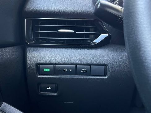 Used 2025 Nissan Sentra SV FWD image 15