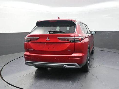 Used 2025 Mitsubishi Outlander SE FWD image 7