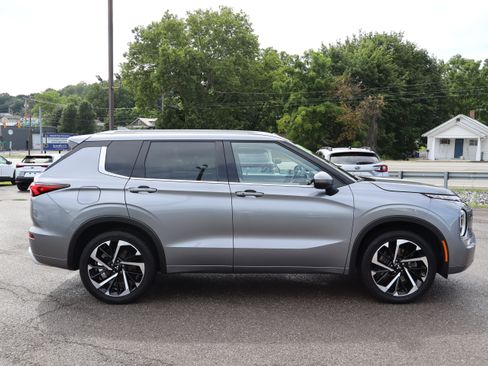 Used 2022 Mitsubishi Outlander SEL AWD/4WD image 2
