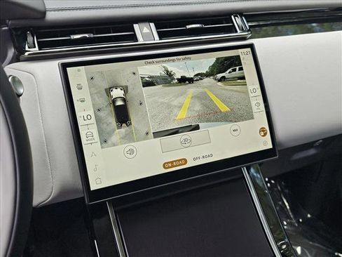 New 2026 Land Rover Range Rover Velar Dynamic SE image 14