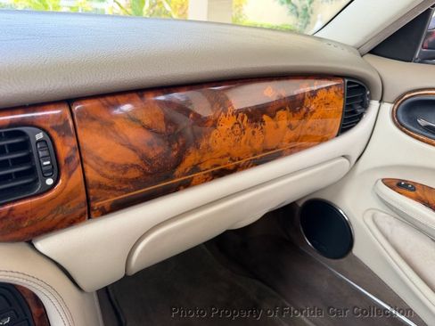 Used 1999 Jaguar XJ8 L RWD image 56