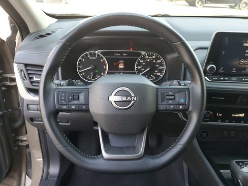 Certified 2025 Nissan Rogue SV AWD/4WD image 24