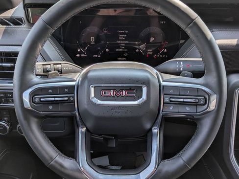 Used 2025 GMC Yukon Elevation w/ LPO, Elevation Black Package AWD/4WD image 16