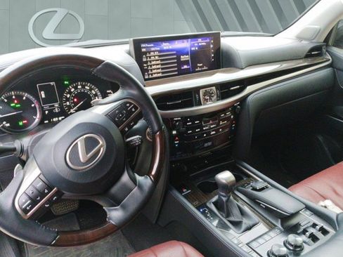 Used 2019 Lexus LX 570 4WD w/ Luxury Package image 10