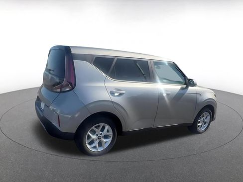 Used 2025 Kia Soul LX w/ LX Technology Package FWD image 15