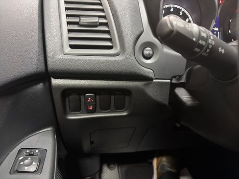 Used 2025 Mitsubishi Outlander Sport ES AWD/4WD image 17