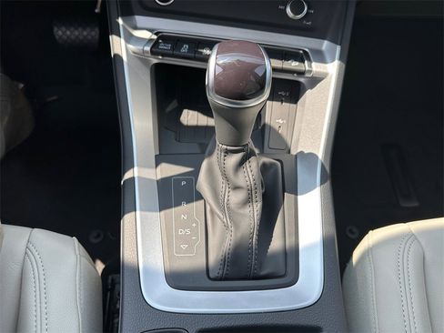 New 2025 Audi Q3 2.0T Premium image 23