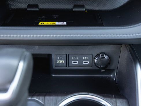 Used 2023 Toyota Highlander Platinum image 21