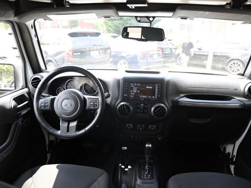 Used 2018 Jeep Wrangler Unlimited Sport S AWD/4WD image 13