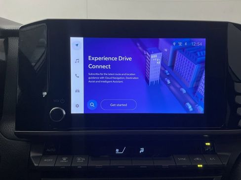 Used 2025 Toyota Camry SE image 11