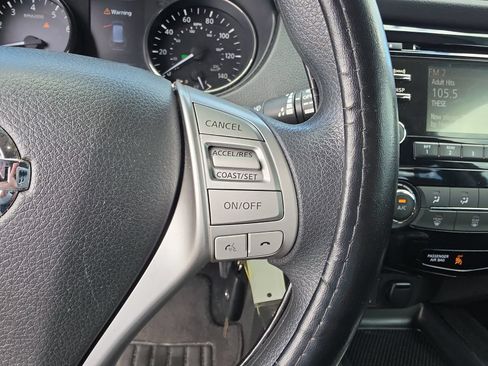 Used 2016 Nissan Rogue S FWD image 22