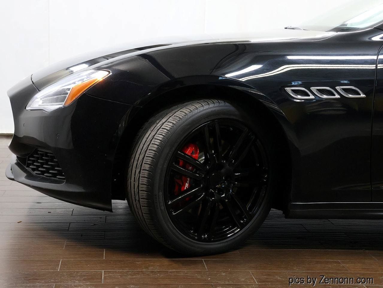 Used 2018 Maserati Quattroporte S Q4 AWD/4WD image 24