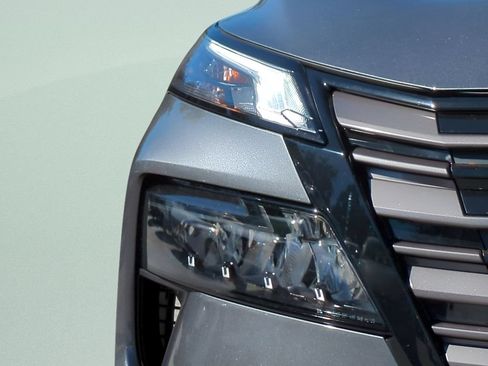 Certified 2026 Nissan Rogue SV FWD image 10