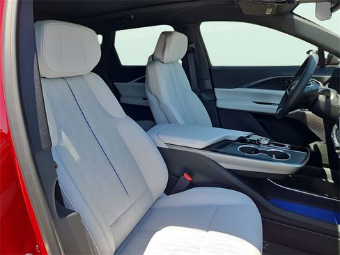 New 2025 Cadillac Lyriq Sport image 20