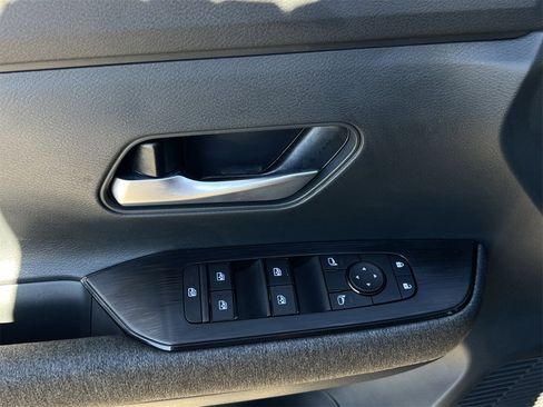 Certified 2025 Nissan Kicks SV w/ SV Premium Package image 23